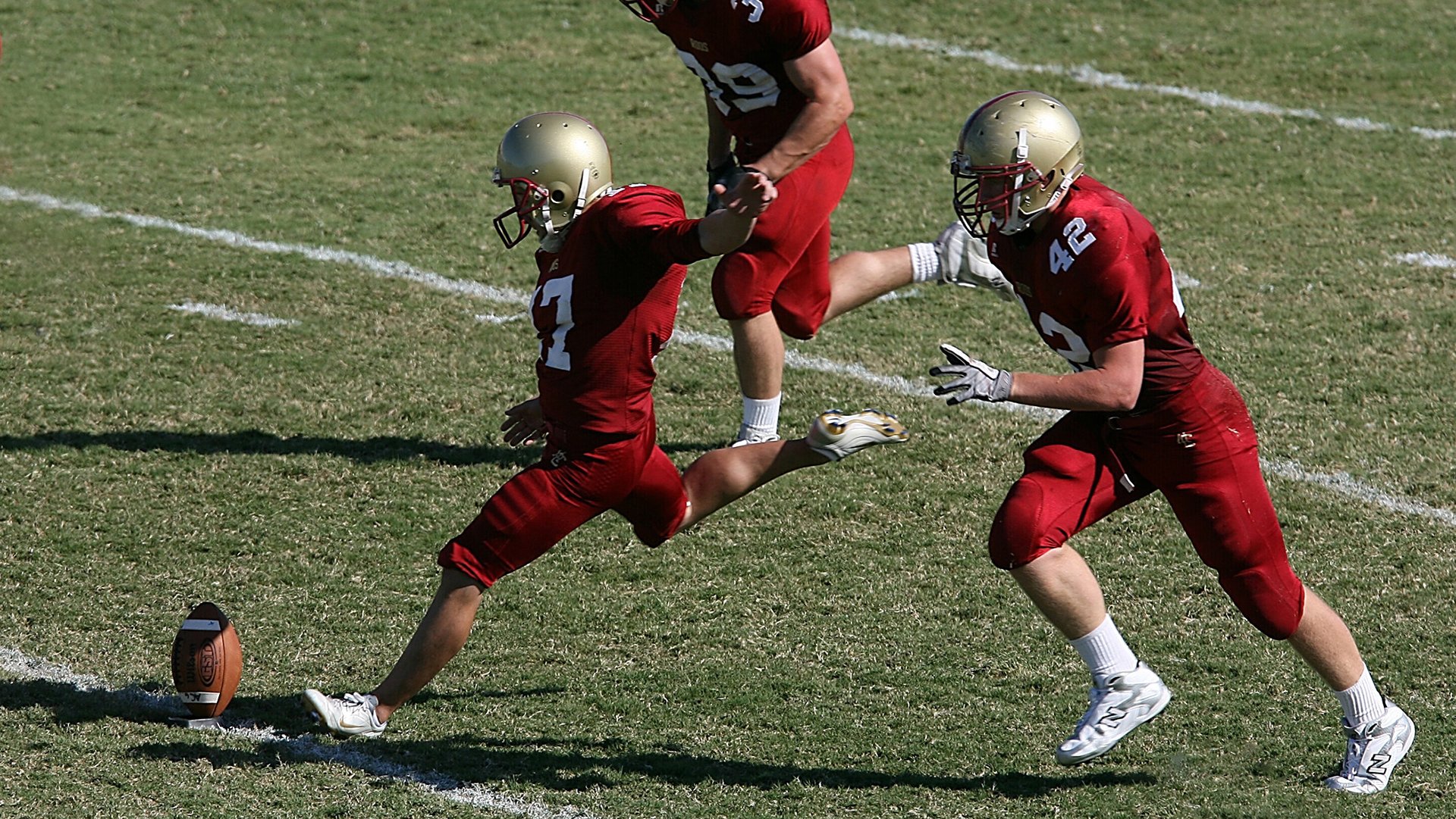 新闻中心召开年度总结大会，年度总结大会新闻稿
